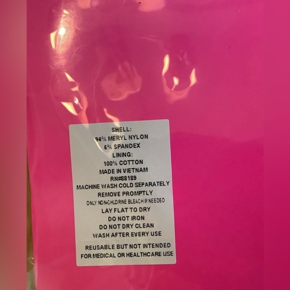 Lilly Pulitzer Adult On The Go Mask Set - Mask Lanyard Mask Extender Pouch - Picture 16 of 16